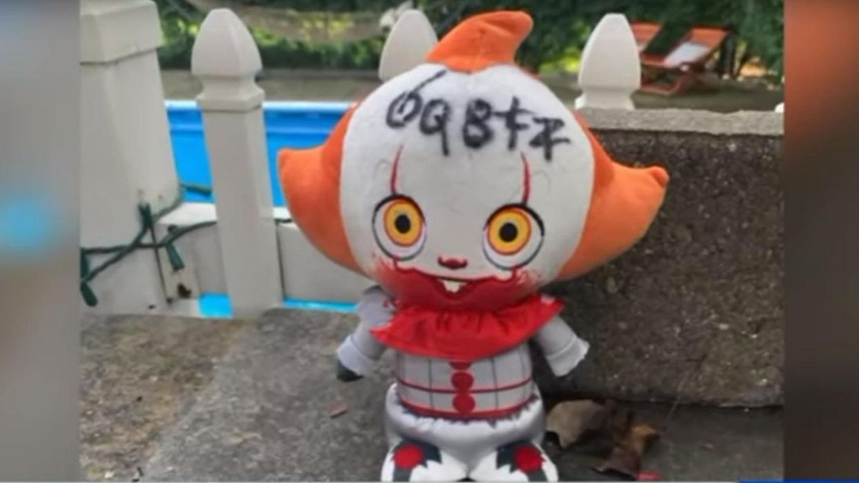 A Pennywise doll appeared in a woman’s garden so she burned it and slept with a knife