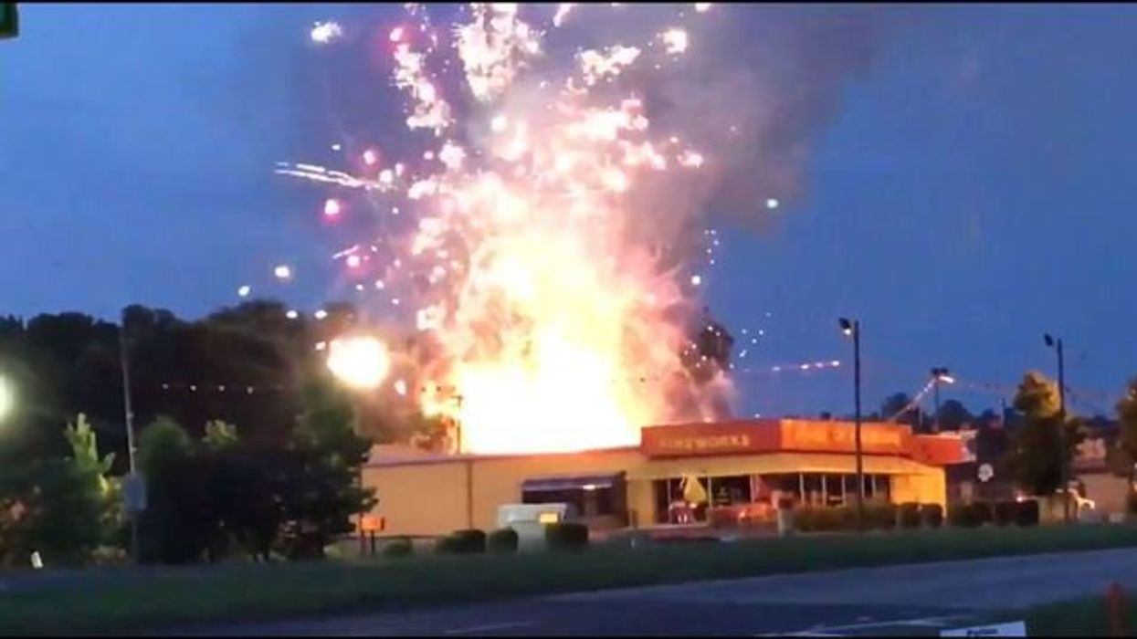 4th of July: Fire in fireworks shop leads to impromptu Independence Day display