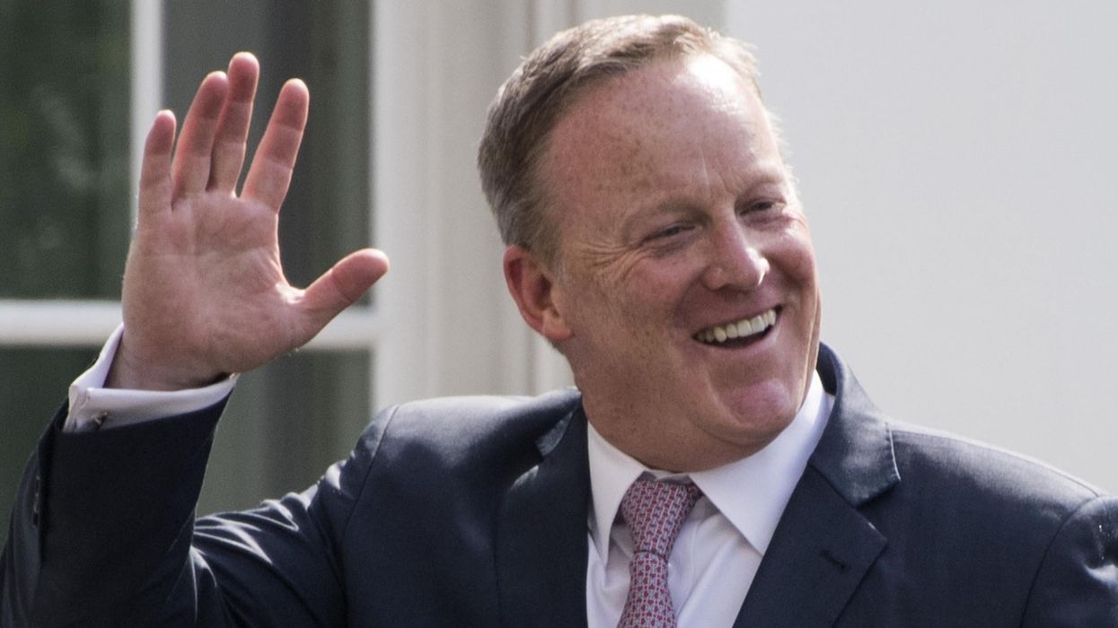 Sean Spicer claims Oprah Winfrey doesn't have the experience to be president