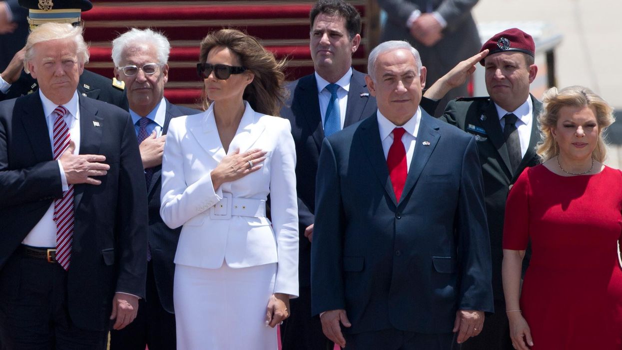 People think Melania just slapped Donald Trump's hand away from hers in this video