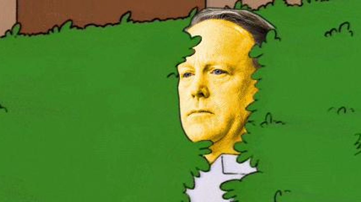 Sean Spicer 'hid near some bushes' and was mercilessly mocked