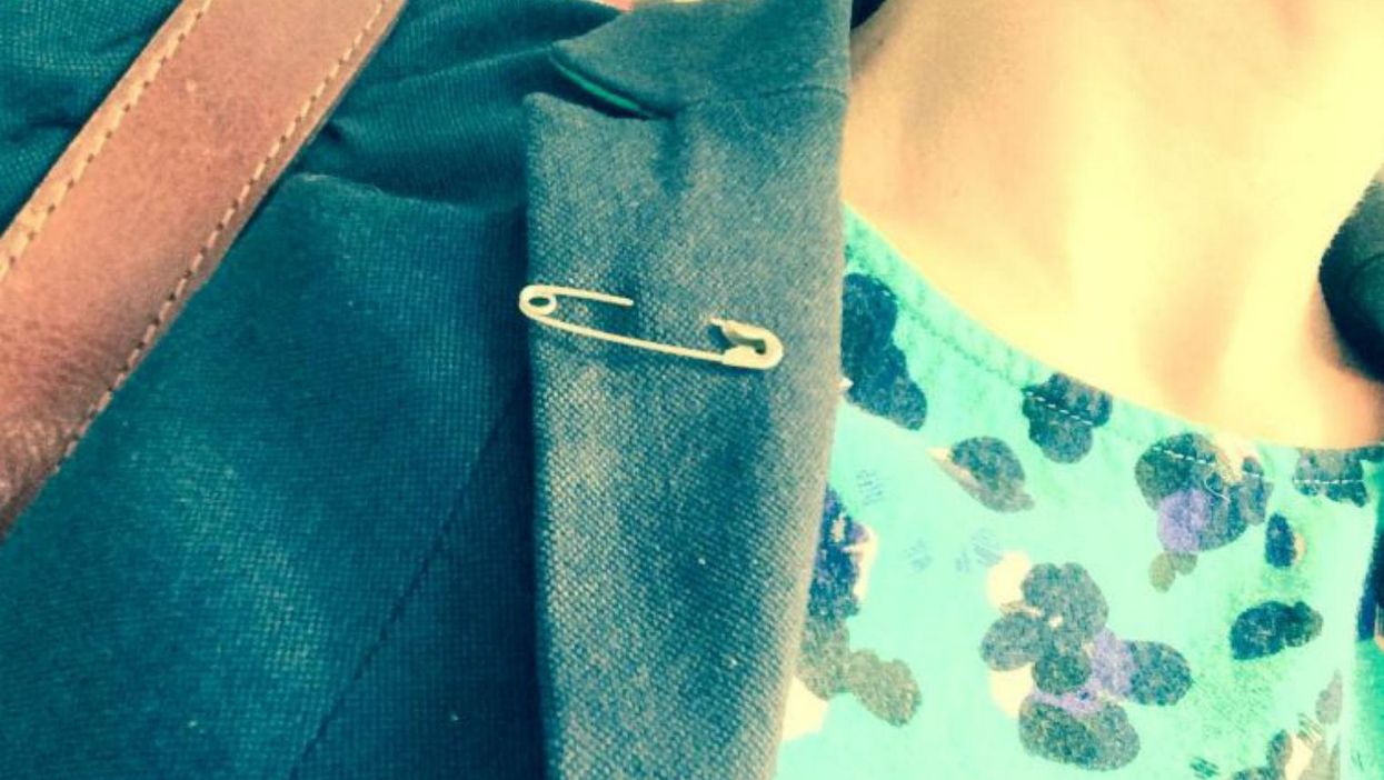 People around the UK are wearing a #SafetyPin in solidarity with immigrants