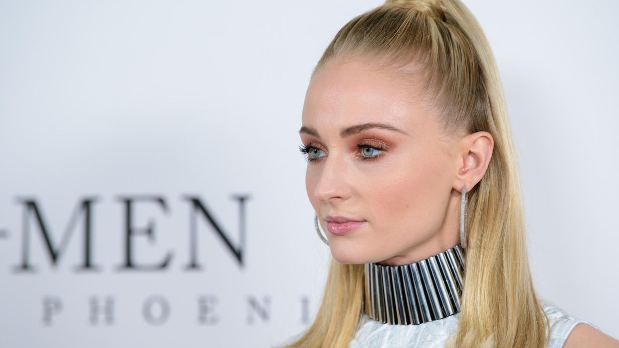 Sophie Turner defiantly calls out Covid-deniers and says she wore a mask during childbirth