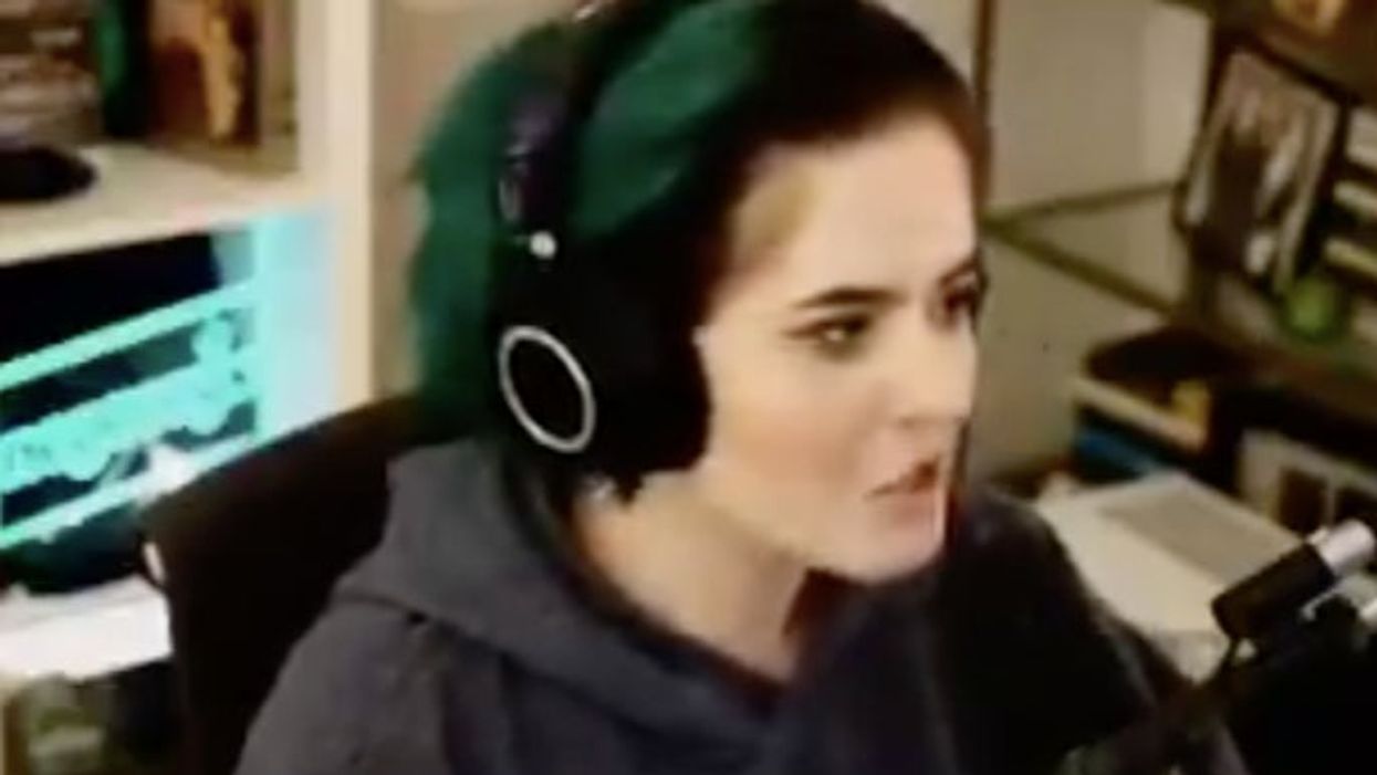 Gaming influencer perfectly shuts down sexist comments in live stream