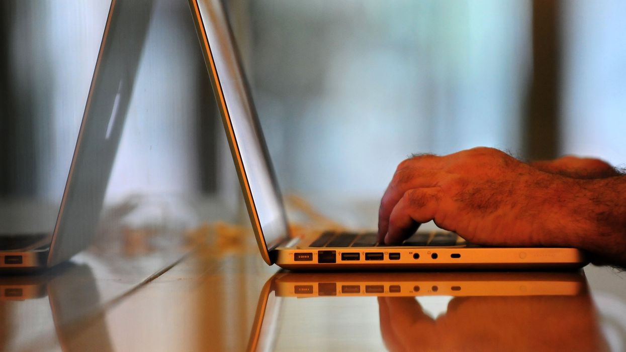 Man spends $10,000 on newspaper ads to complain about his slow internet speed