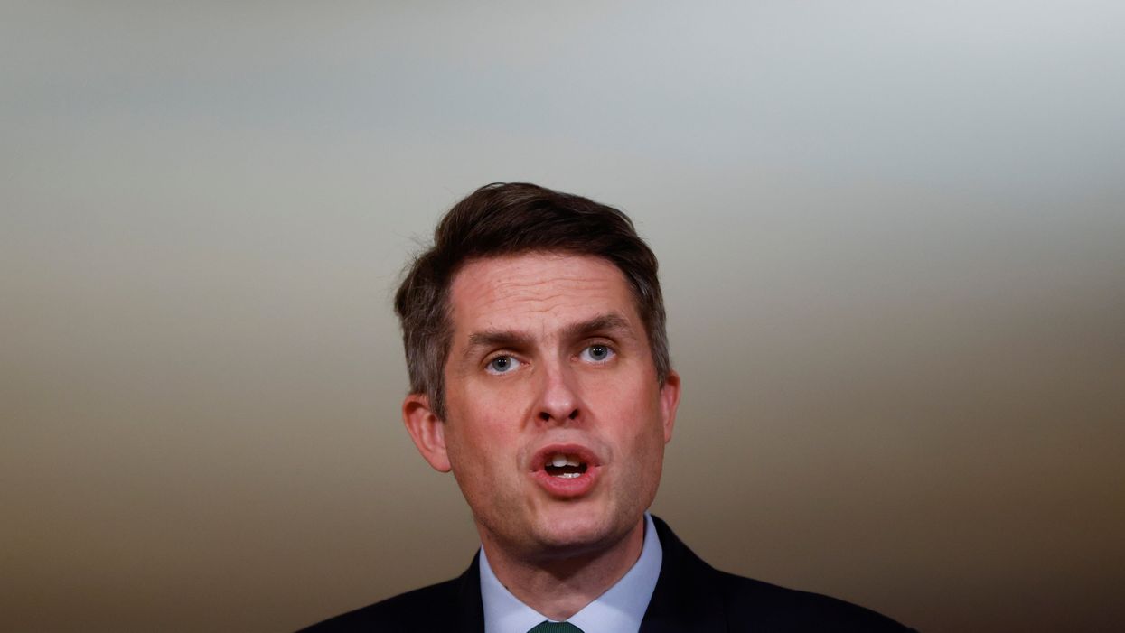 Minister defending ‘insulting’ NHS pay rise confronted with footage of Tories clapping for carers