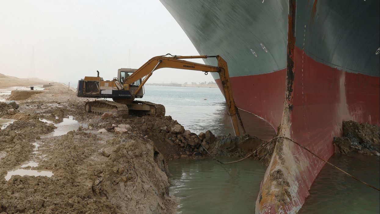 These images and maps from the Suez Canal show exactly what went wrong with the Ever Given