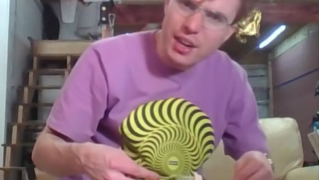 YouTuber cooks chicken by slapping it 135,000 times in 8 hours