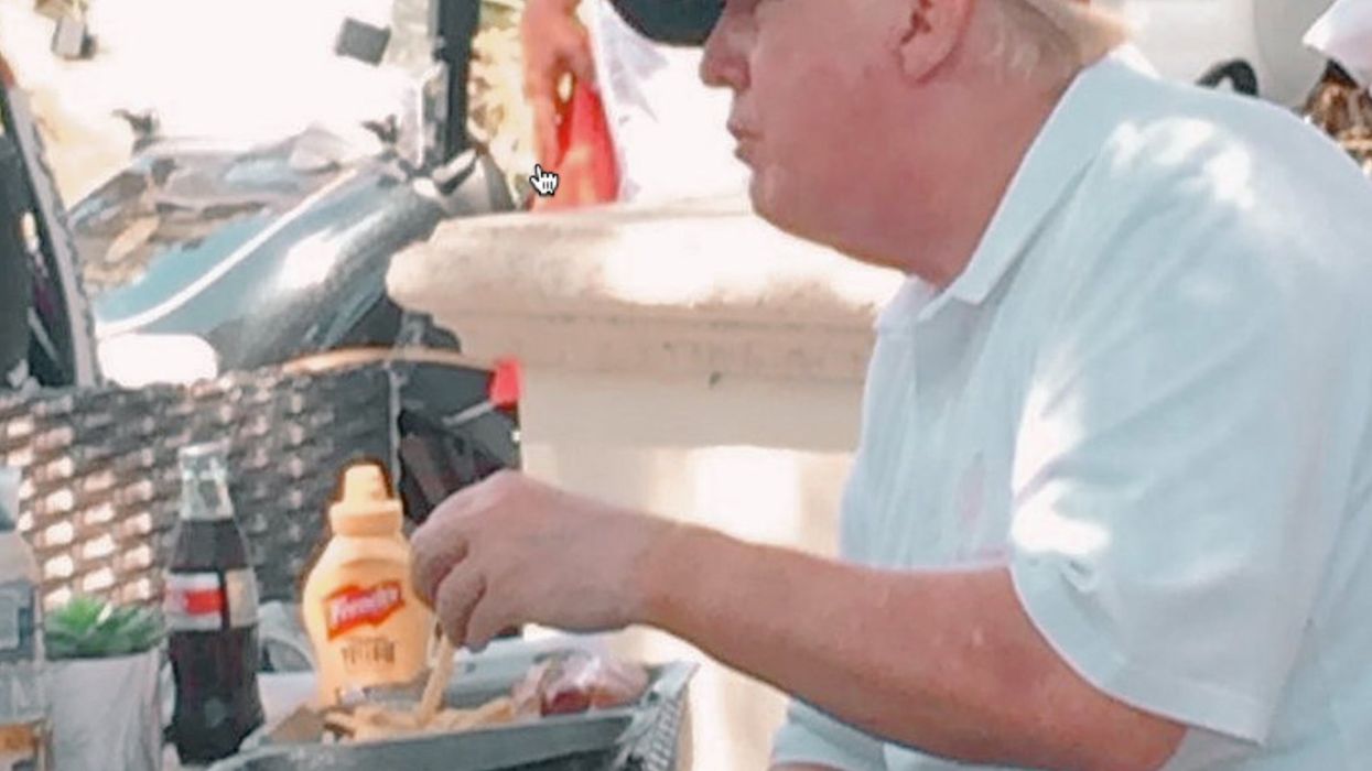 Trump seen with yet another Coke bottle despite calling for brand boycott