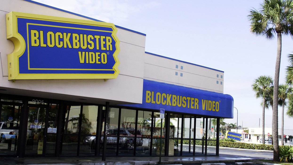 Blockbuster: Map shows the rise and fall of video store over last 30 ...