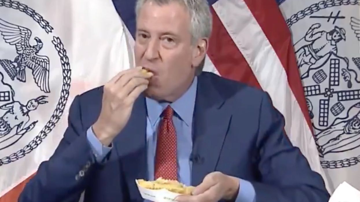 NYC mayor eats chips live on camera to promote vaccine incentive and it’s as weird as it sounds