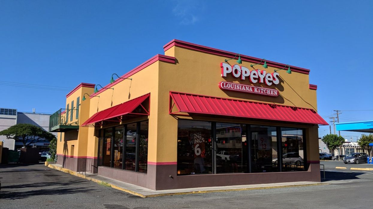 Police investigating sign at restaurant claiming we ‘reserve the right to refuse service to white people’