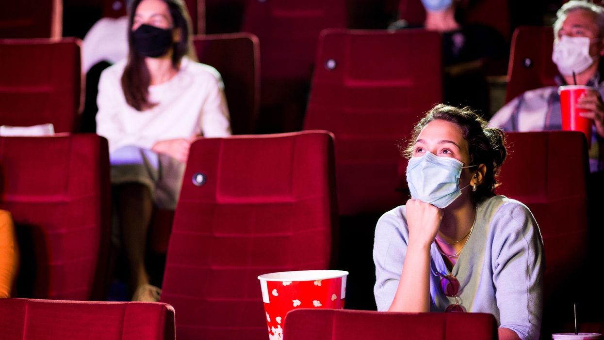 Difference between going to the cinema in US and UK summed up in two stories