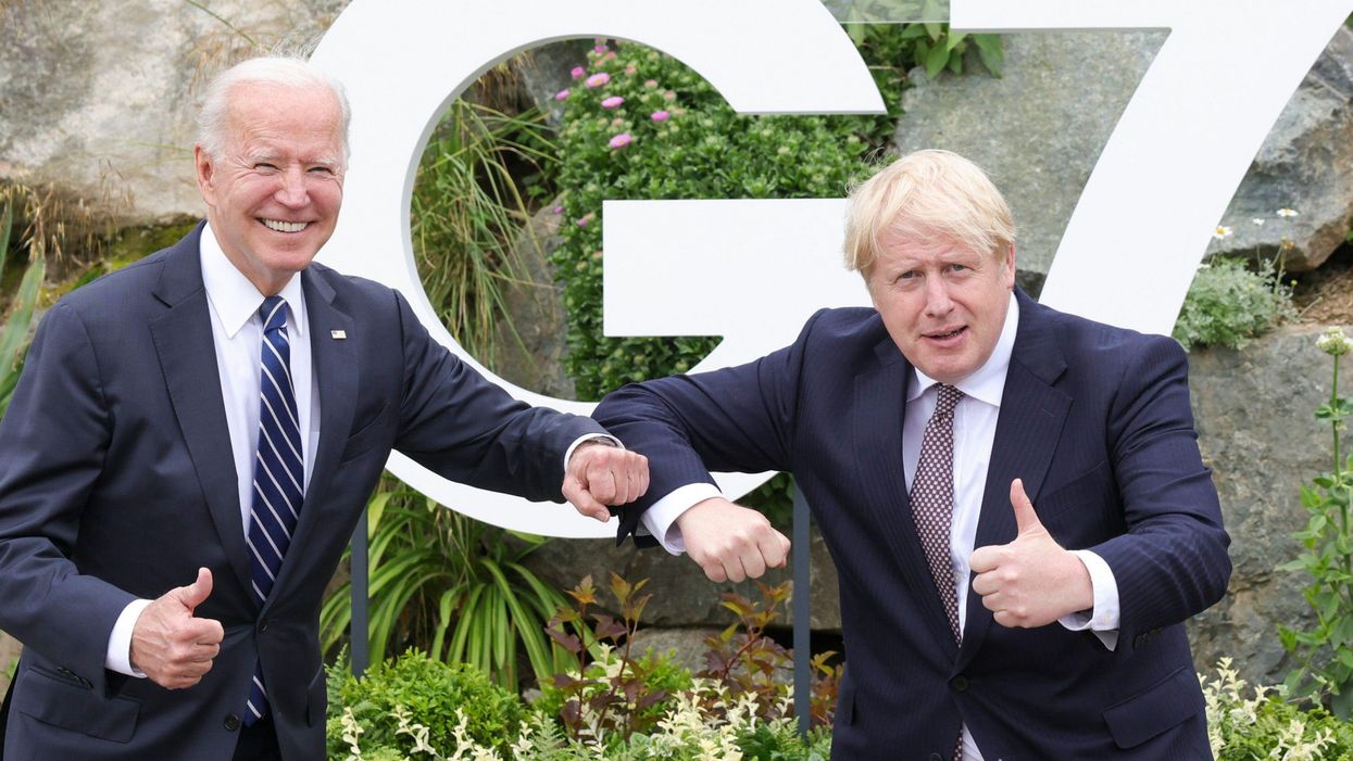 Boris Johnson gifted Joe Biden a ‘free Wikipedia photo’ in return for a $6,000 bike