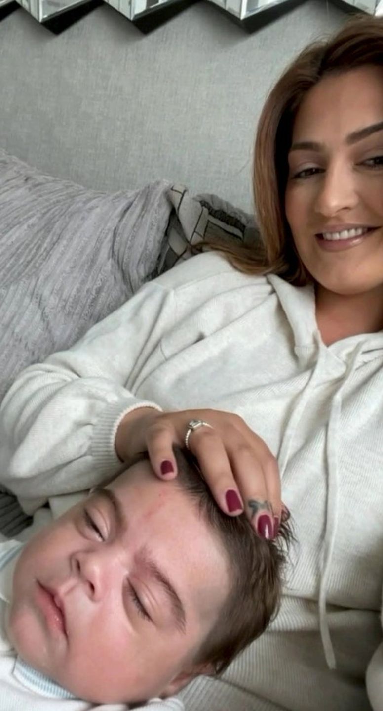 Baby boy born with thick brown hair becomes a social media star | indy100