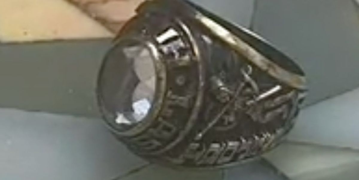 Class ring lost in Florida Keys waters found 36 years later | indy100