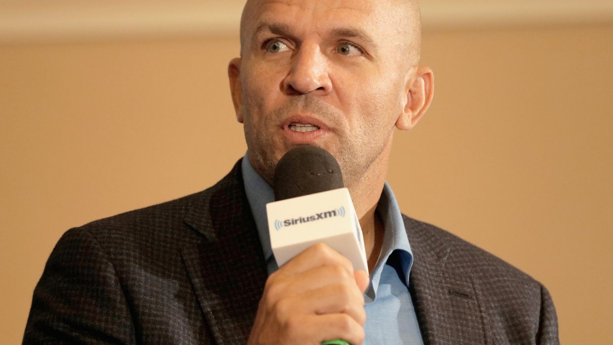 An NBA head coach punished his team because a player ruined the group chat with an Android phone