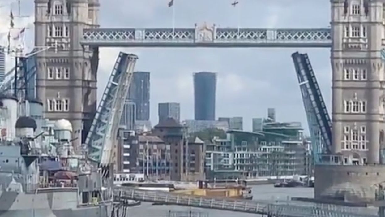 London’s iconic Tower Bridge reopens after technical fault