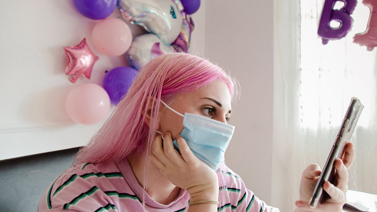 Gen Z women are developing tics from pandemic isolation and TikTok