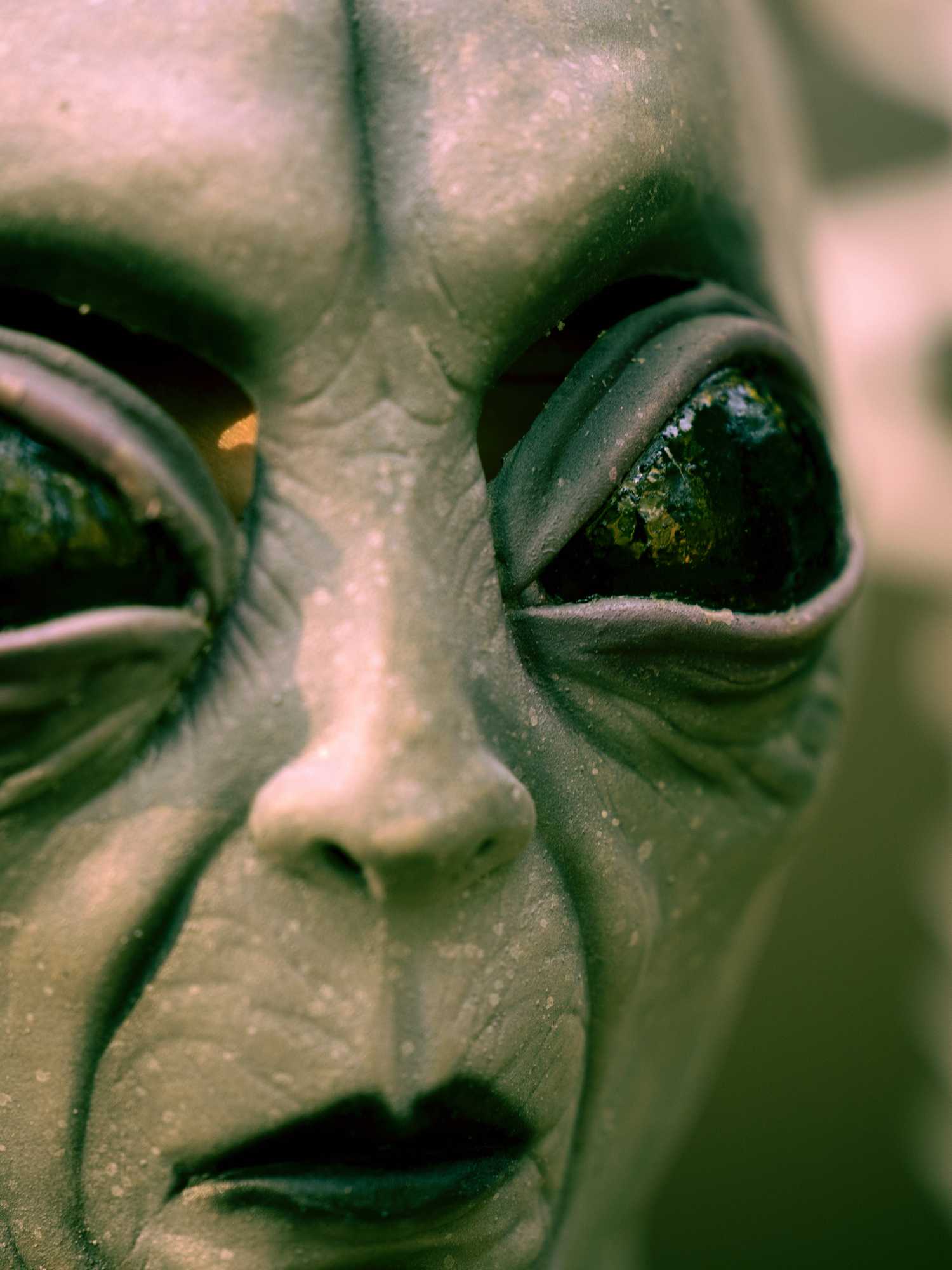 Uri Geller claims he was shown evidence of aliens at ‘US military facility’