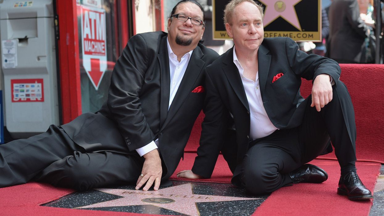 'Total bulls***': Very NSFW Penn and Teller clip taking on anti-vaxxers just keeps going viral