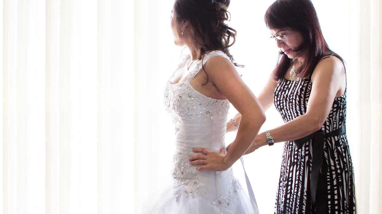 Woman books wedding despite not having a fiance and her friends are cringing