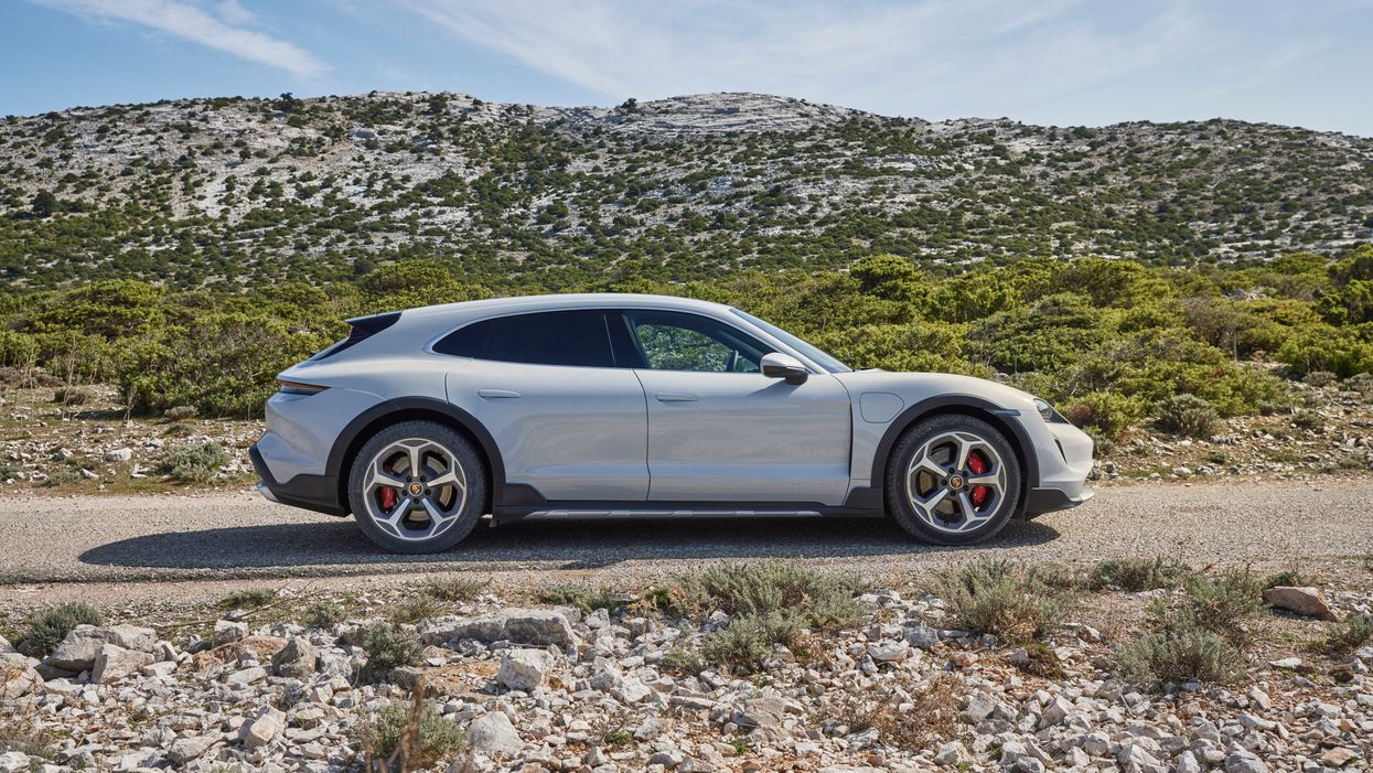 Stranger leaves aggressive note on parked car - but everyone’s finding it funny