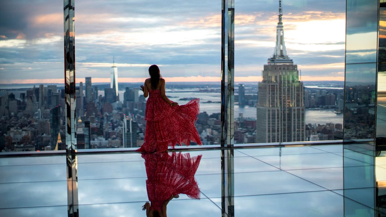 Glass-covered tourist attraction in New York warns visitors not to wear skirts incase of ‘unwanted exposure’