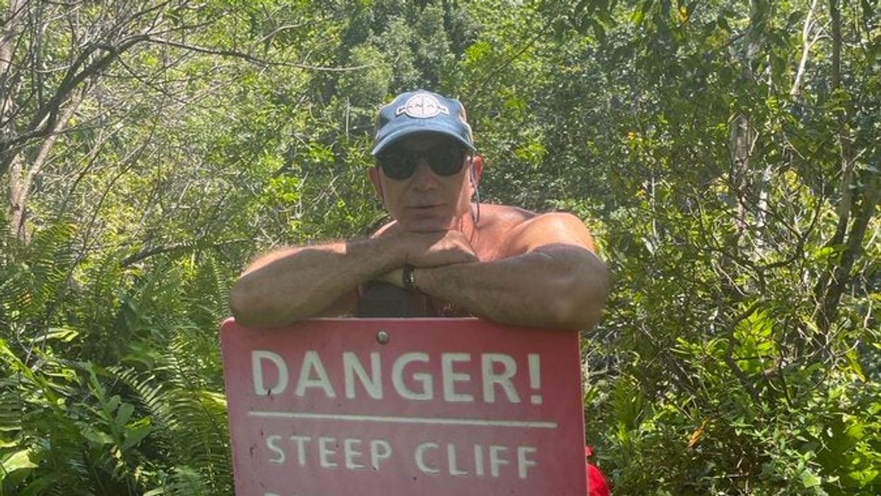 Jeff Bezos responds to viral clip of girlfriend meeting Leonardo DiCaprio