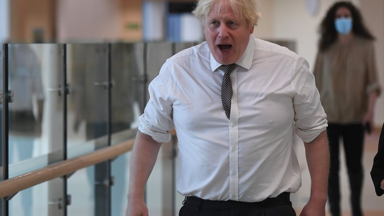 Boris Johnson paraded around a hospital without wearing a mask and people are furious - 13 top reactions