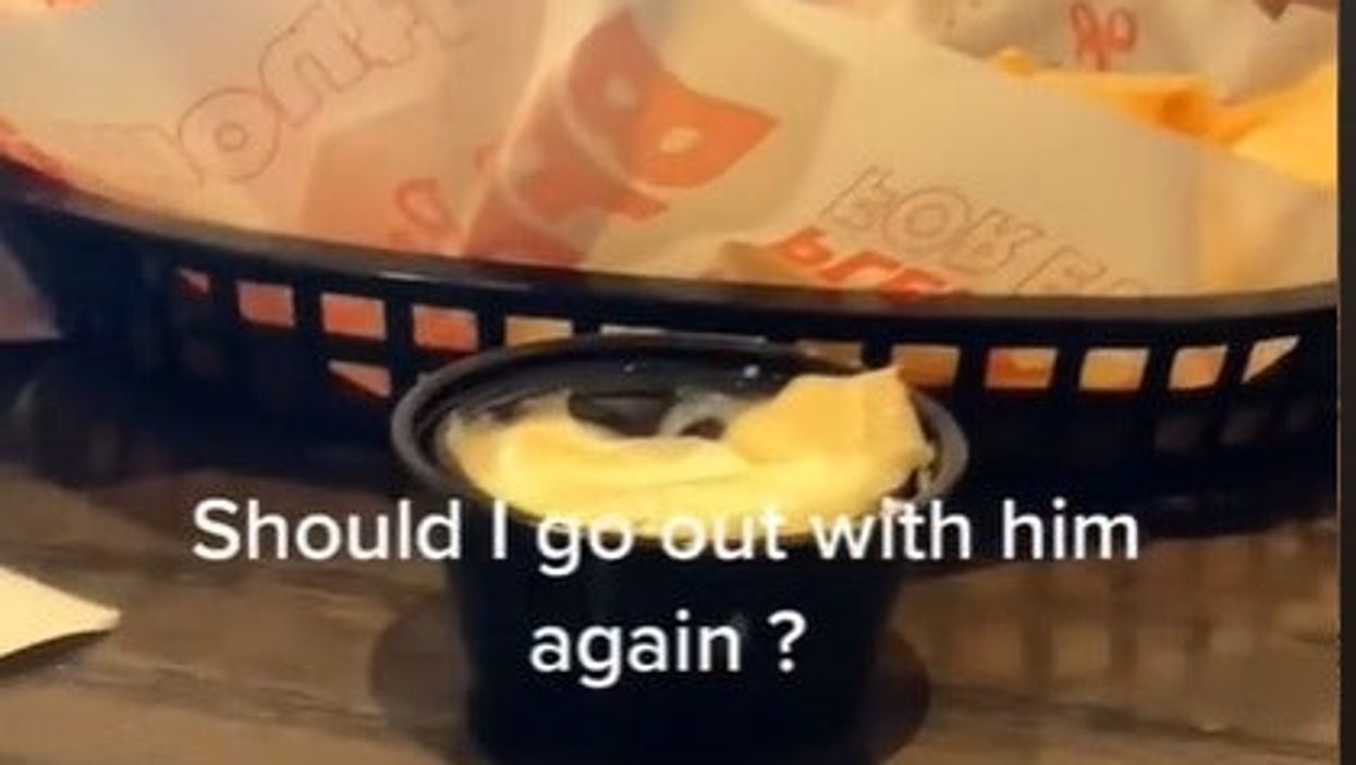 Man ‘buys food for just himself’ when his date forgot her money and TikTok is divided