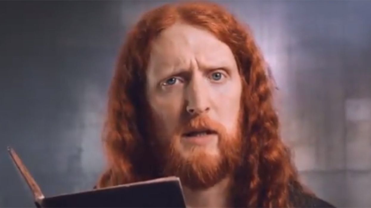 Comedian performs King Lear in just one minute