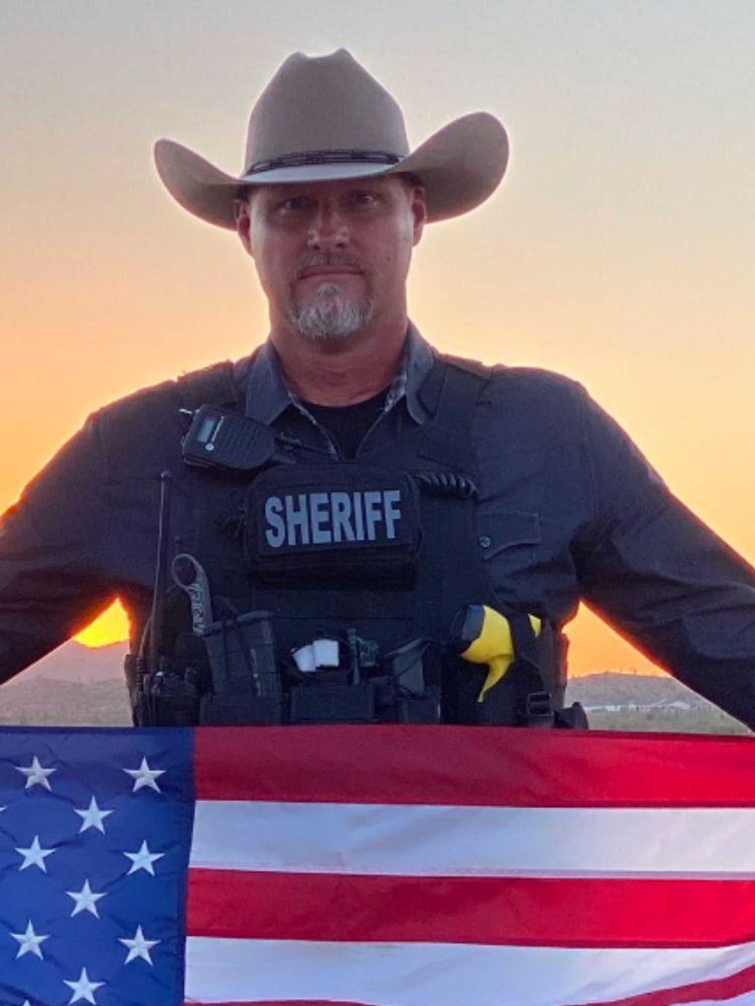 Arizona sheriff who refused to enforce lockdown because too few people died tests positive for coronavirus