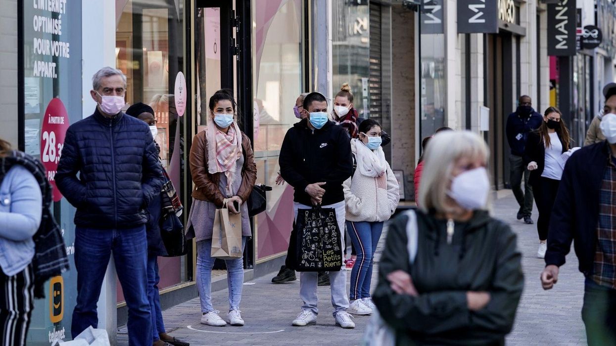 US conservative complains his country has been destroyed because he had to social distance when buying a toaster