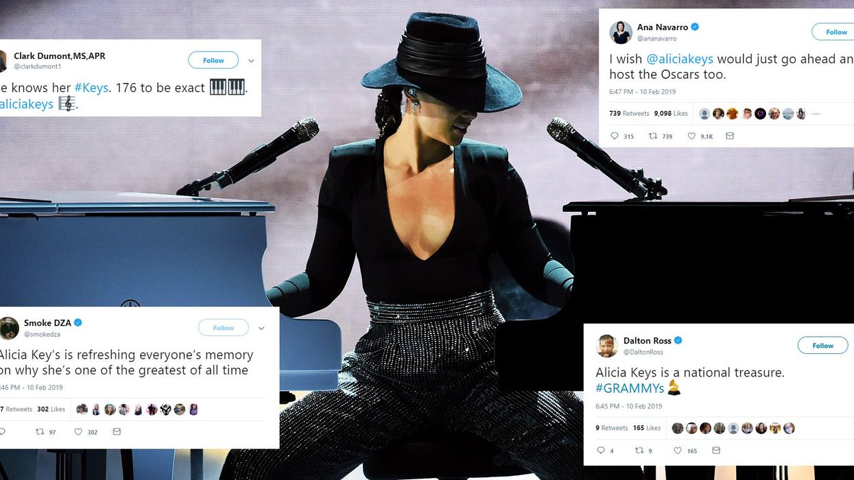 Grammy host Alicia Keys played two pianos at the same time and people are stunned