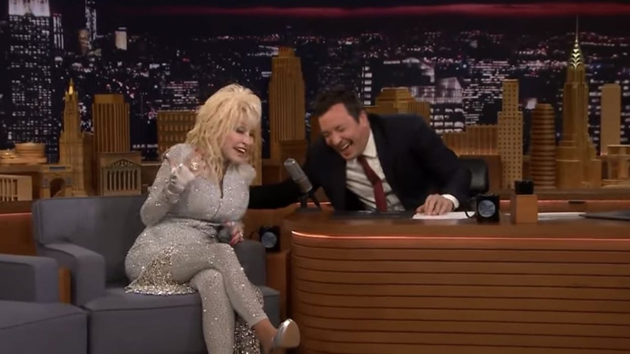 Dolly Parton hilariously overshares when making a joke about her husband's crush on Jennifer Aniston