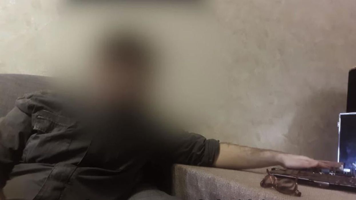 This man says he's 'visited the 45th century in his time machine'