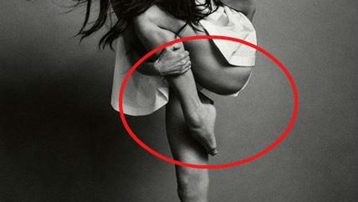 There's a big problem with Vogue China's Victoria Beckham cover