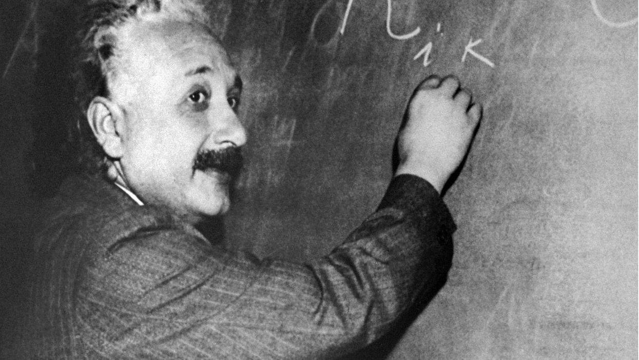 An astrophysicist explains Einstein's gravitational waves with a fart analogy