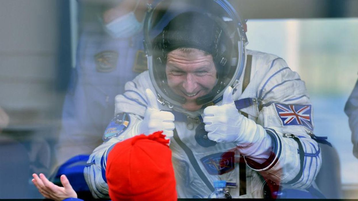 Tim Peake went into space and now everyone is trolling David Cameron