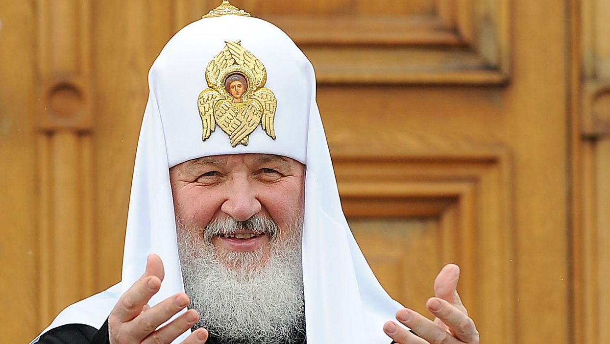 The gif of Patriarch Kirill's hat is one of the funniest things on the internet