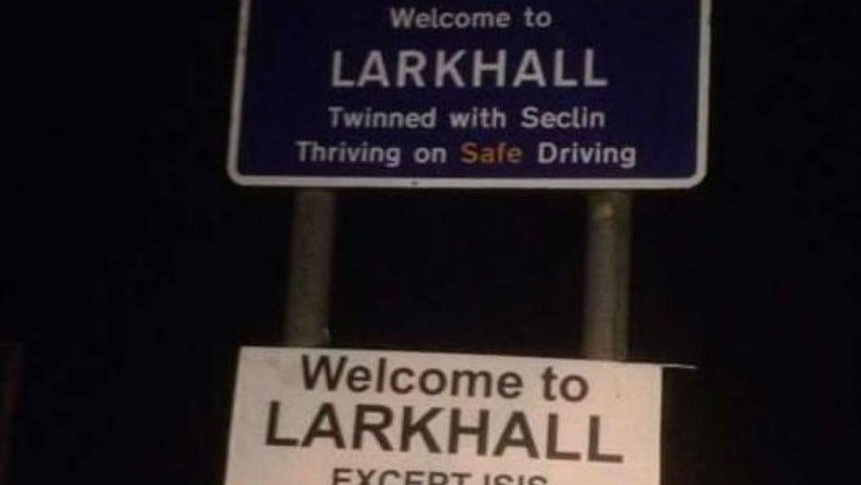 Scottish town erects sign telling Isis 'tw**s' to f*** off
