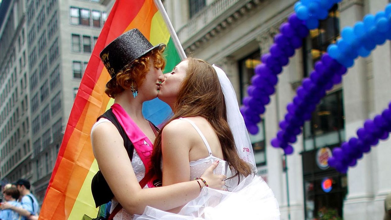 Women are bisexual or gay but never straight, study says