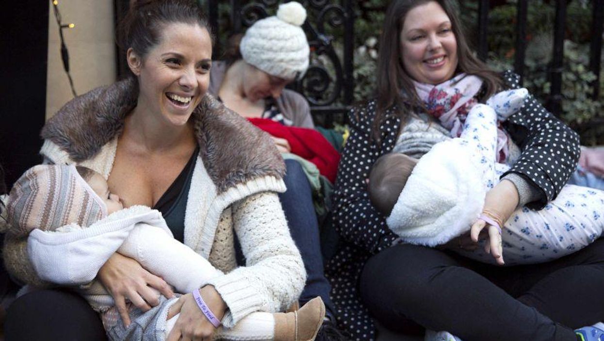 The government is enouraging mothers to breastfeed in public