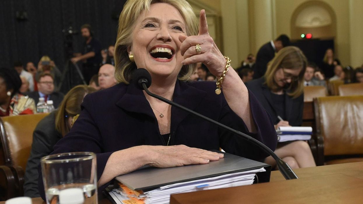 Hillary Clinton sassed the entire Republican field with one simple gif