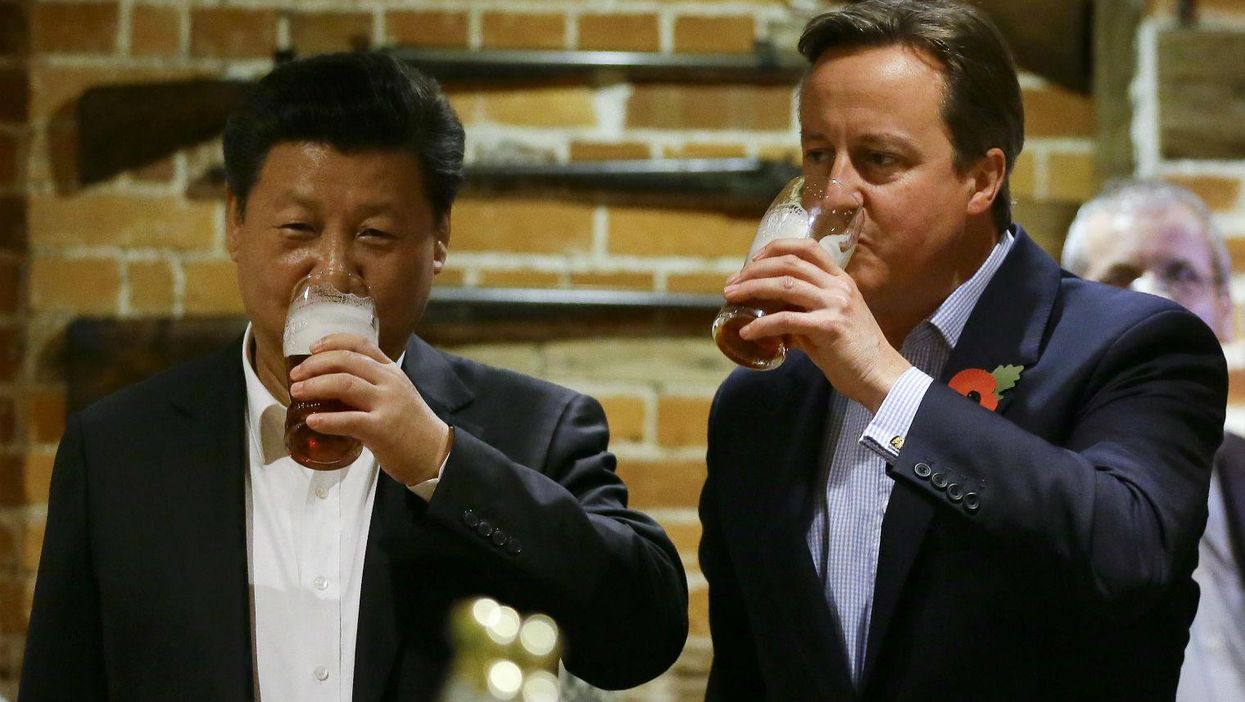 David Cameron and Xi Jinping went to the pub for a pint and it was awkward