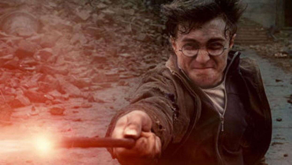 People keep on replacing the word 'wand' with 'penis' in passages from Harry Potter