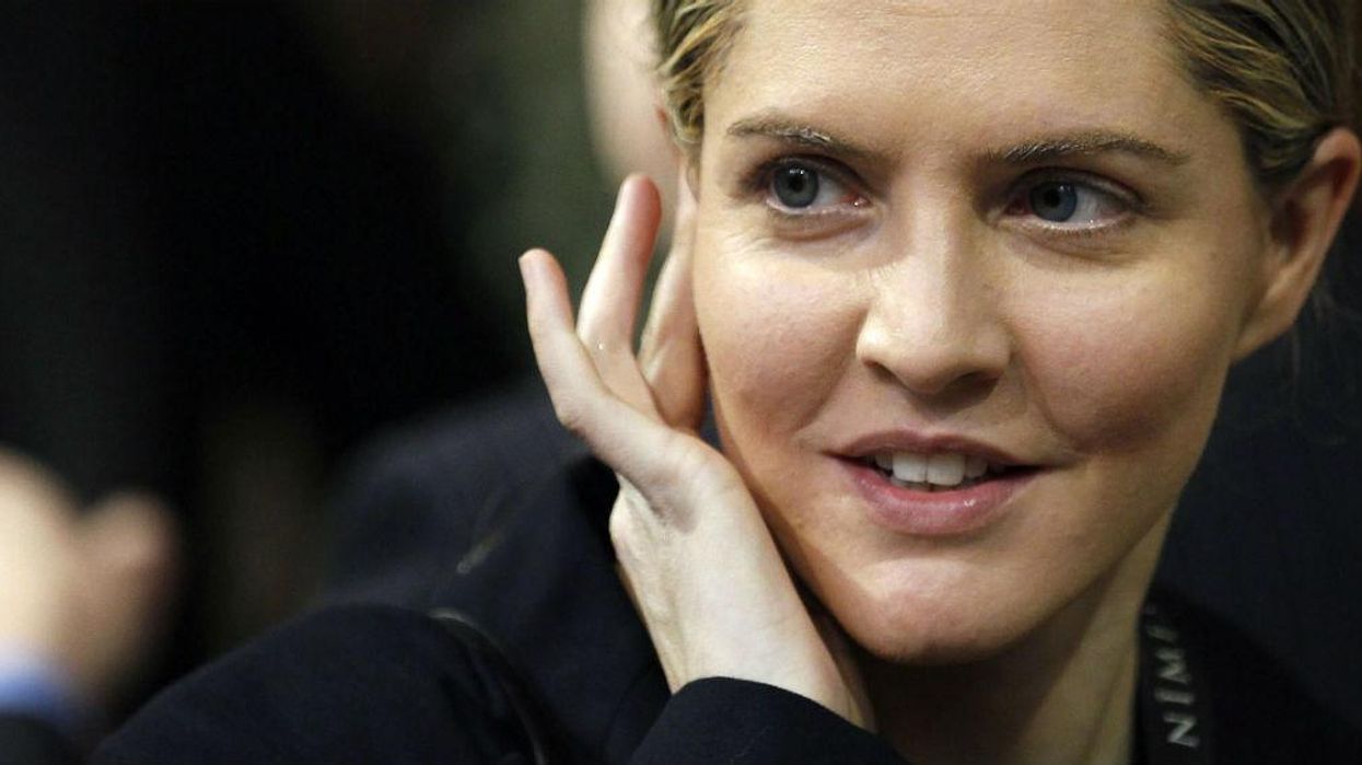 Louise Mensch has somehow tried to defend David Cameron over 'pig gate'
