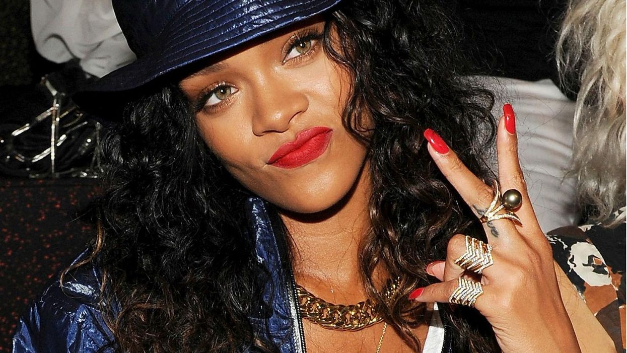 Siri is not a fan of Rihanna and here's the proof