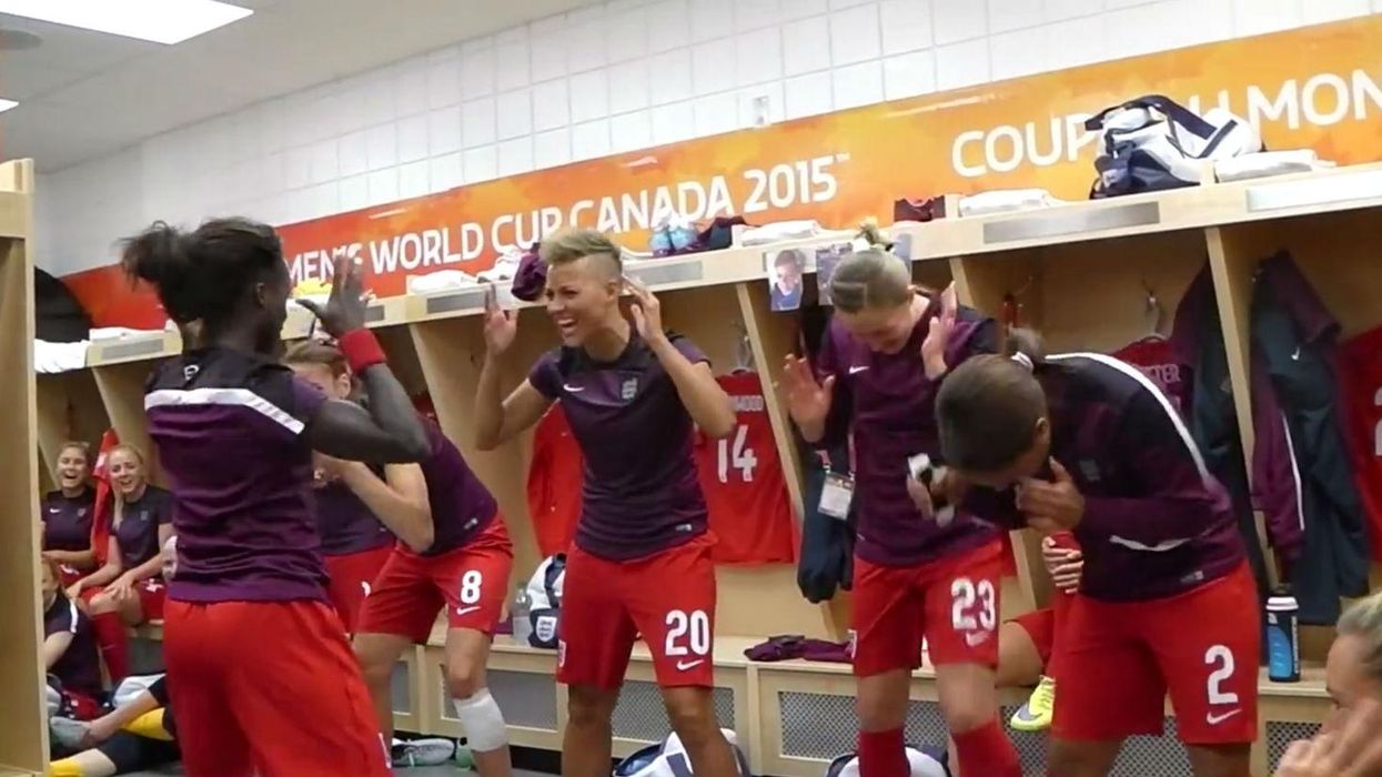 England's women have a truly spectacular pre-match dance routine